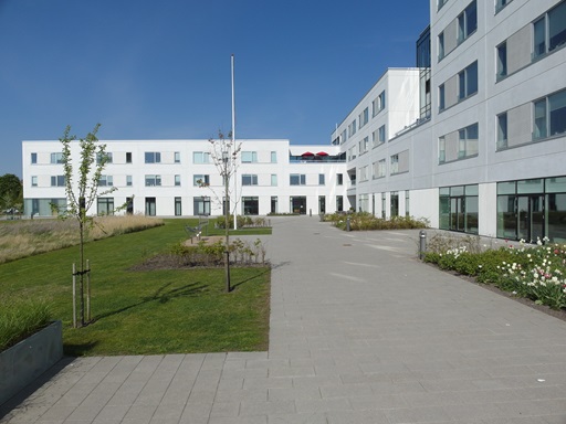 Fremtidens Plejehjem blev opført i 2013 og rummer 75 to-værelses lejligheder.
