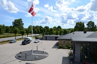 Pladsen foran hovedindgangen