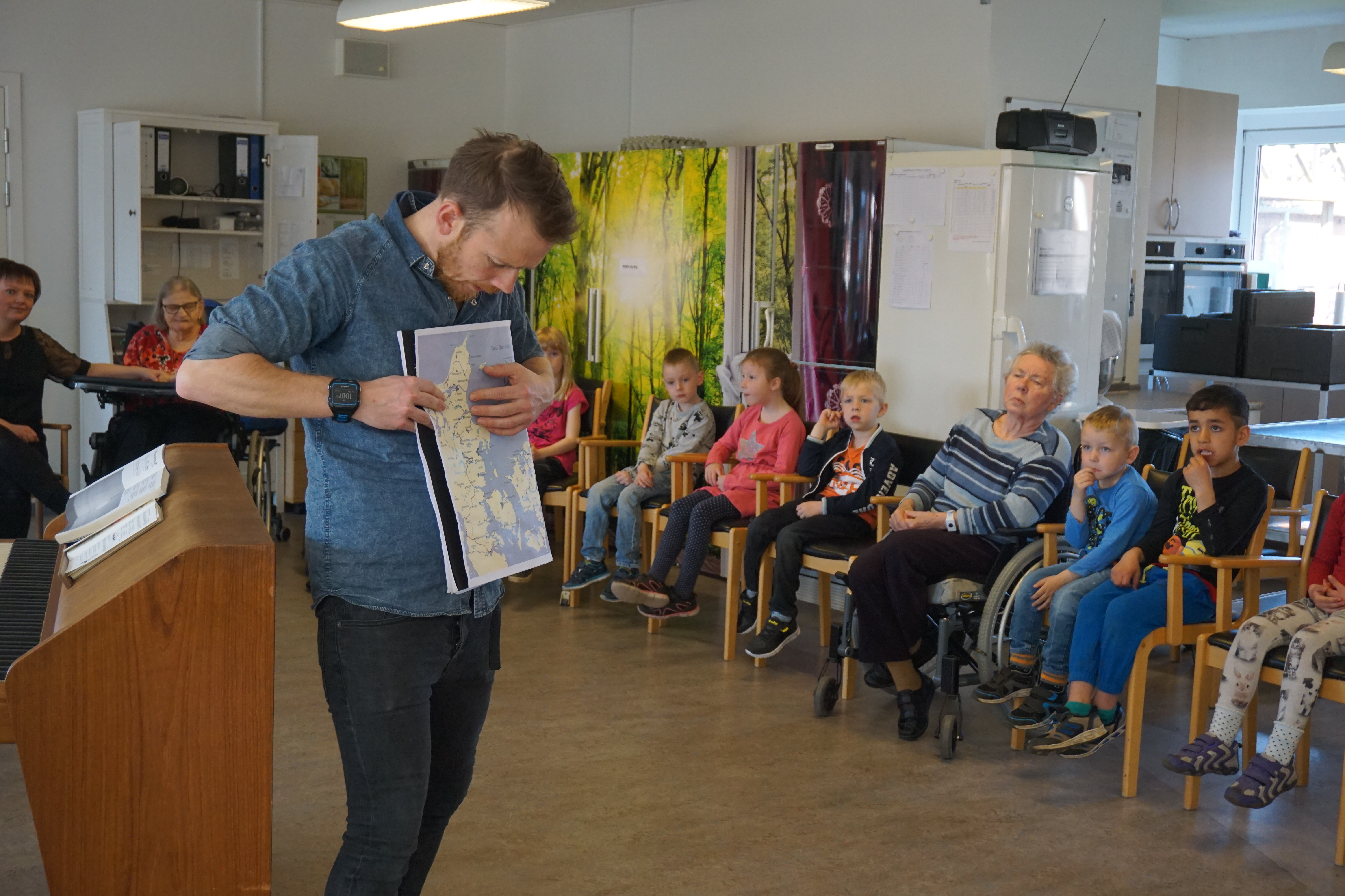 Besøg af musikpædagog og børnehaven